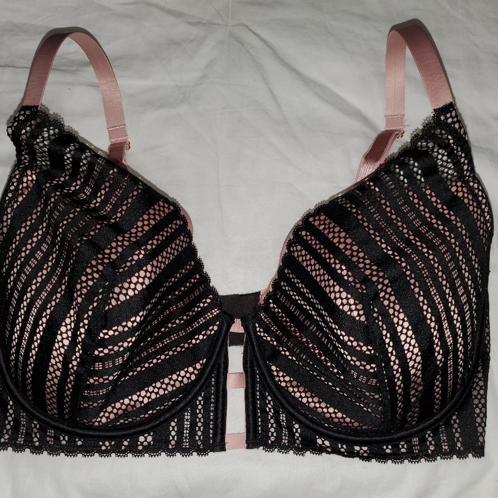 Victoria's Secret plunge bra